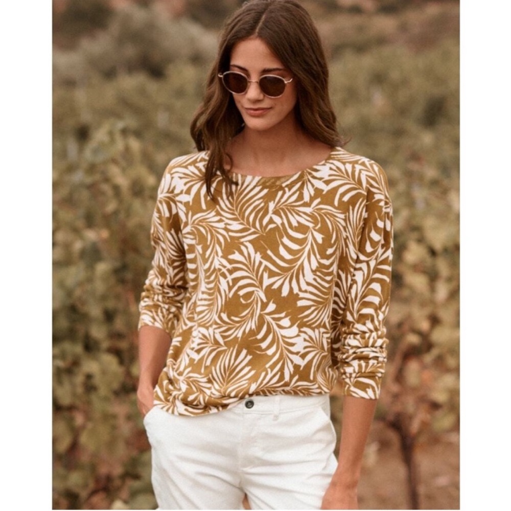 Garnet Hill Women's Mustard and White Crew Neck Sweater. More fitted.